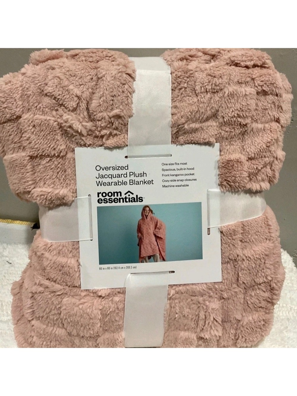 Room Essentials 60x80in Oversized Jacquard  Plush Wearable Blanket Pink